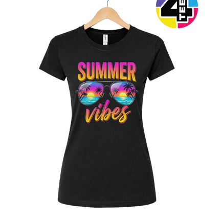 Retro Summer Sunglasses Vibe Women's Tee
