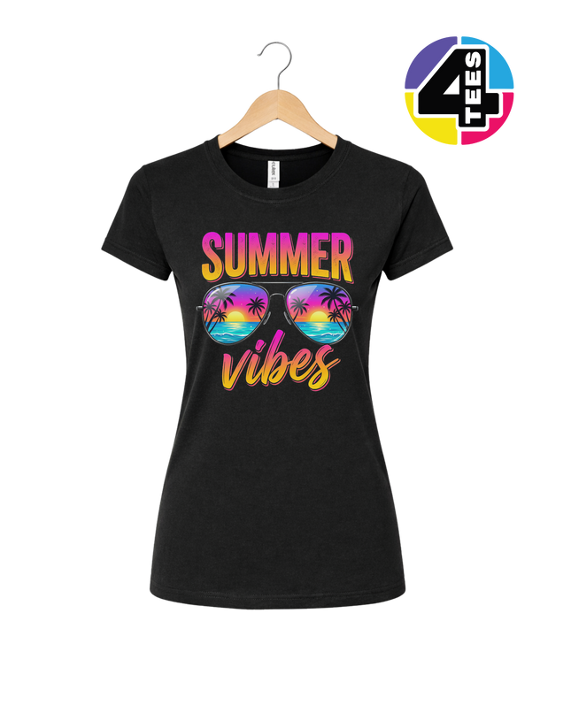 Retro Summer Sunglasses Vibe Women's Tee