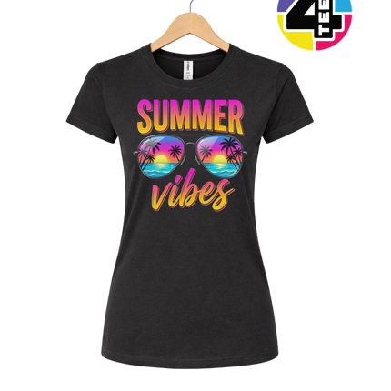 Retro Summer Sunglasses Vibe Women's Tee