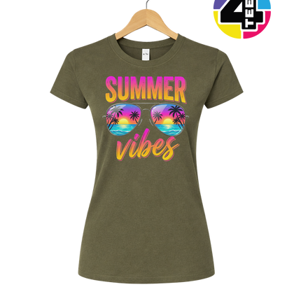 Retro Summer Sunglasses Vibe Women's Tee